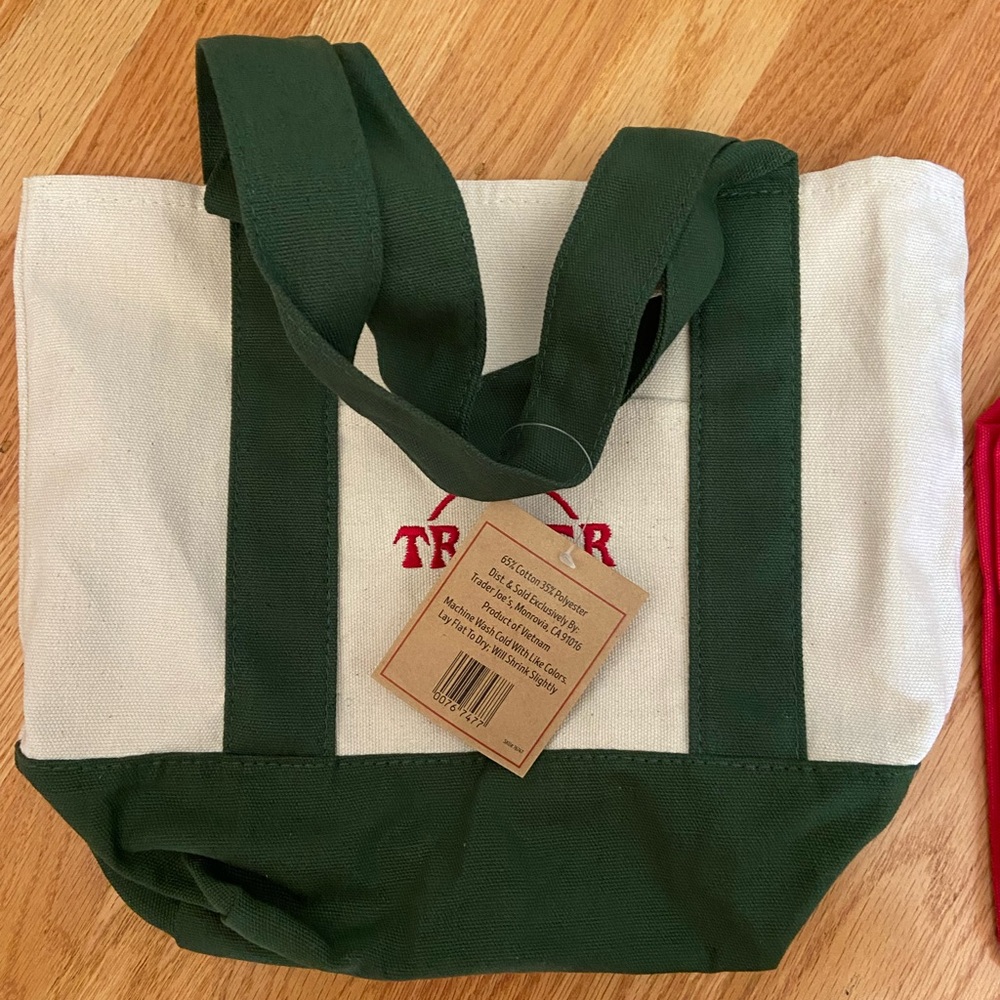 NWT Trader Joe’s green mini tote